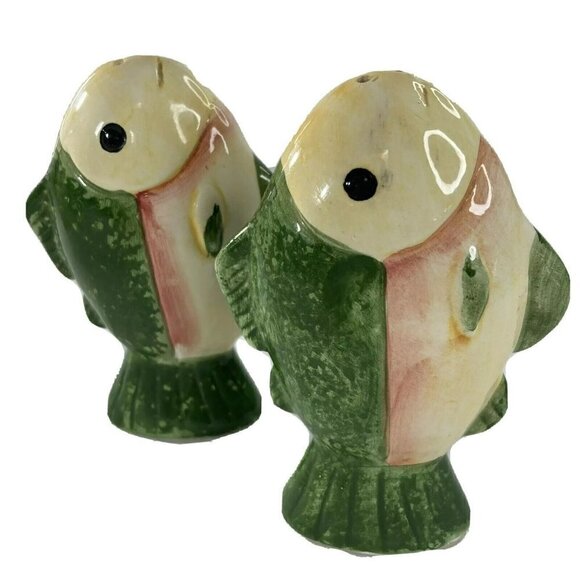 Cabin Chic Hand Painted Ceramic Green Yellow Pink Fish Salt Pepper Shakers 4” - Picture 4 of 12